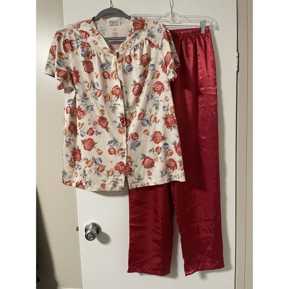 Vanity Fair Vtg Floral Nylon Pajama Top Medium Short Sleeve Made In USA. *read* - Picture 1 of 8